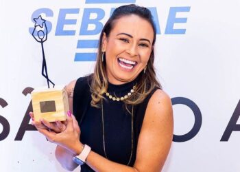 Oficial: Dani Delinski é eleita melhor costureira criativa do Brasil