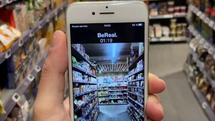 “Acabou os rostinhos bonitos”: Nova rede social proíbe filtros e fotos editadas
