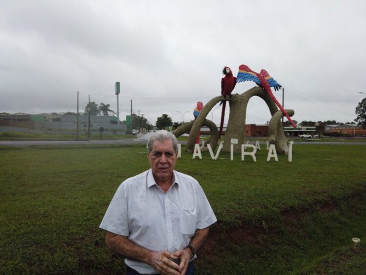 Em Naviraí, Puccinelli se reúne com lideranças e escuta população