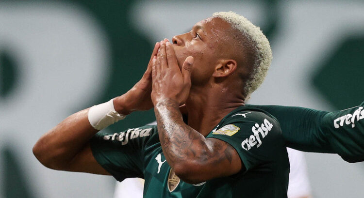 Por chamar o São Paulo de Bambi, Danilo, do Palmeiras, pode ser suspenso por 10 jogos