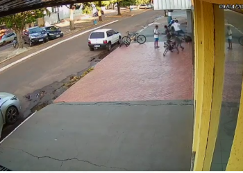 Vídeo: Criança é agredida por desconhecido e caso gera revolta na população de Caarapó