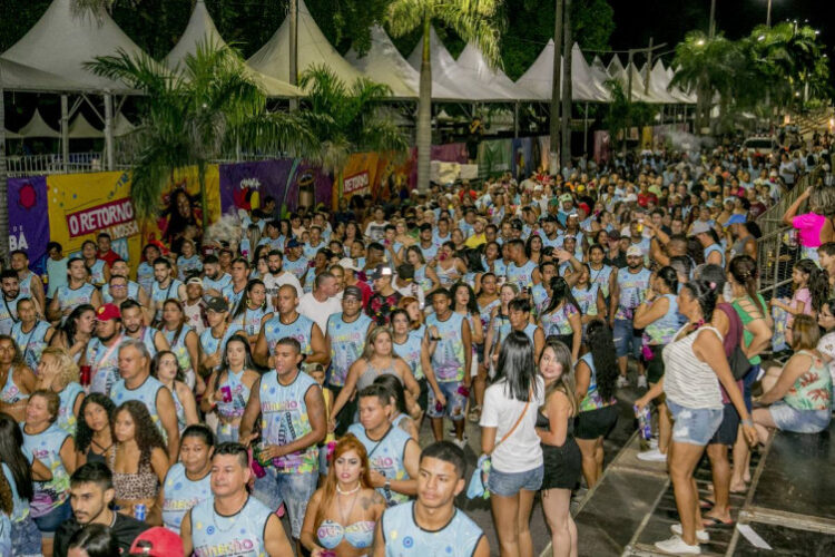 Carnaval 2022: Bloco Funecão agitou foliões em plena segunda-feira em Corumbá