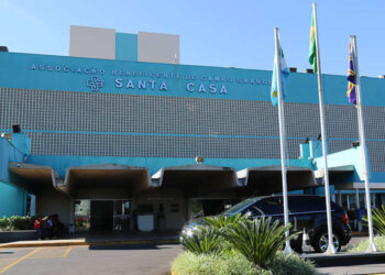 Ao furar veia de paciente, enfermeiras são agredidas e ameaçadas de morte por ele na Capital