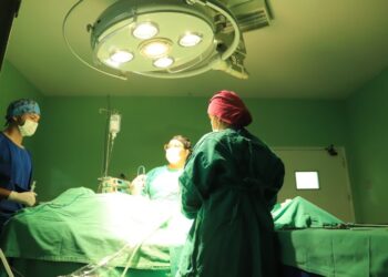 Crianças com deformidades tem vidas transformadas com cirurgias na Capital