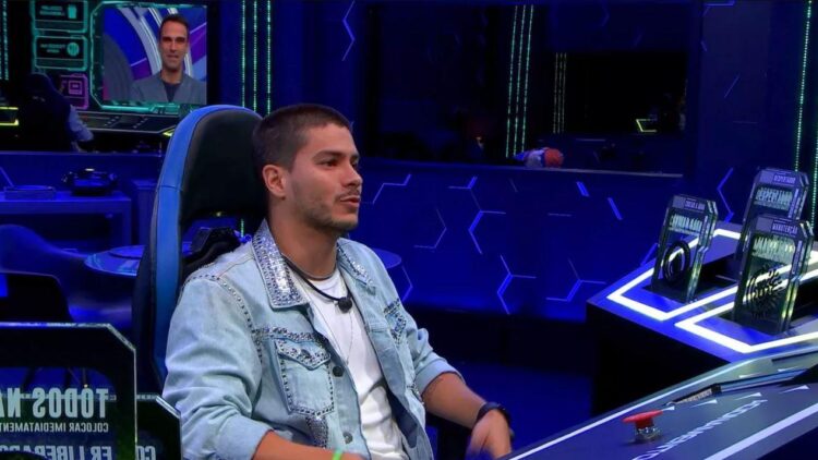 Arthur vai a quarto secreto em paredão falso e já se decepciona com aliado no 1ºdia