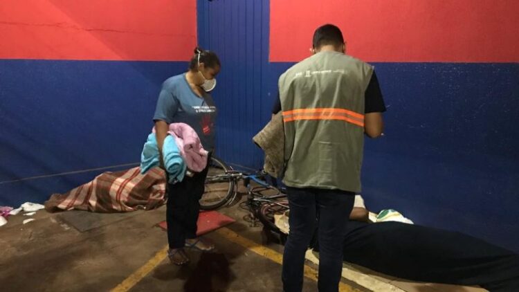 Chuva e frio intensificam ações de abordagem às pessoas em situação de rua