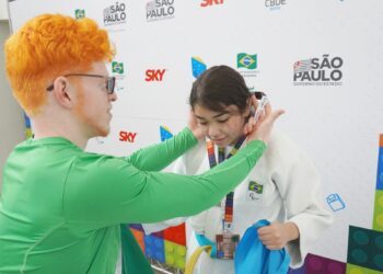 Bolsista e técnica da Fundesporte representam o Brasil no maior evento escolar do mundo