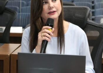 Parques infantis e academia ao ar livre são solicitados por deputada Mara Caseiro