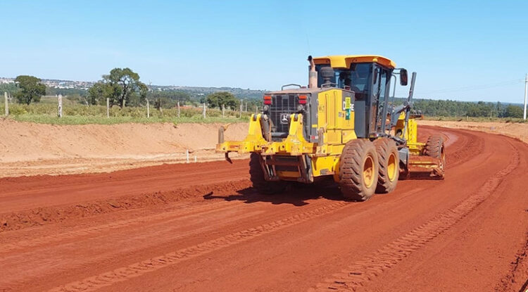 Avança pavimentação da MS-338 entre Camapuã e Ribas, com terraplanagem e regularização de subleito