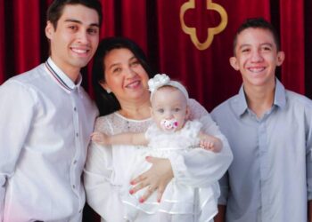 Dia das Mães: “Minha história é incomum”, diz mãe de 3 prematuros de diferentes idades