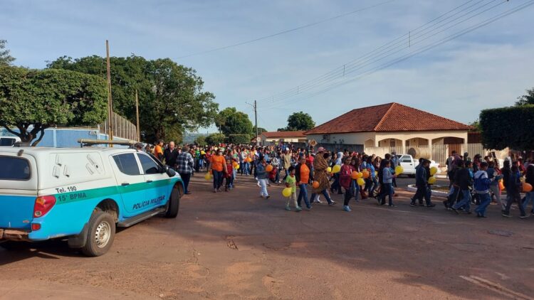 Com apoio da PM e Secretaria de Assistência, caminhada contra Abuso de Menores reúne 250