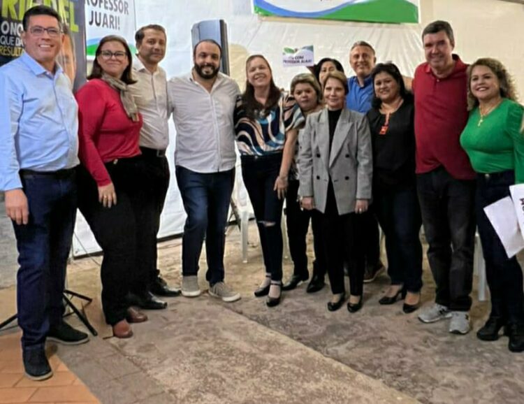 Em reunião com profissionais da educação Riedel reforça avanços conquistados pela área e aponta futuro