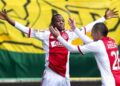 Ex-jogador do Ajax morre após ser espancado pela própria família