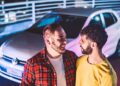 Homofóbicos tentaram afundar campanha, mas procura pelo VW Polo dispara e valor sobe