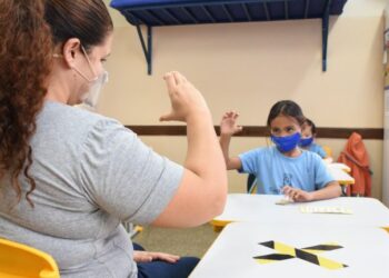 Prefeitura abre processo seletivo para tradutor e intérprete de libras