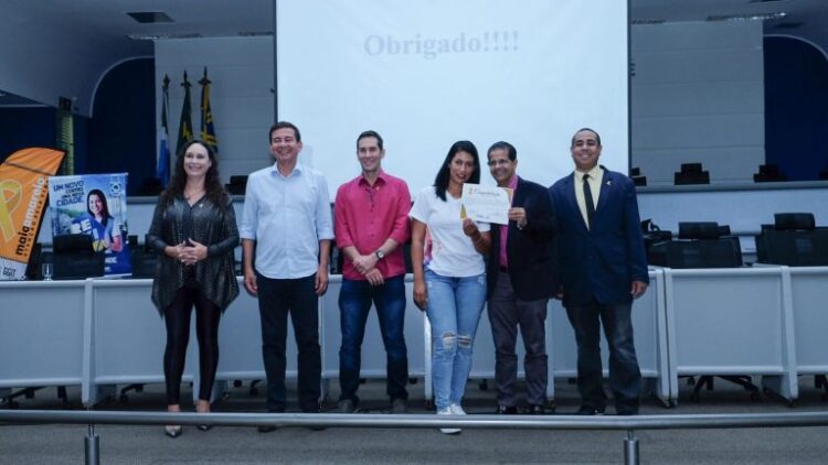 Motoristas de aplicativos são homenageados pelos serviços prestados à população