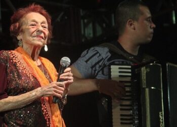 Minutos depois da morte de Delinha, maior página de pesquisas do Google muda status