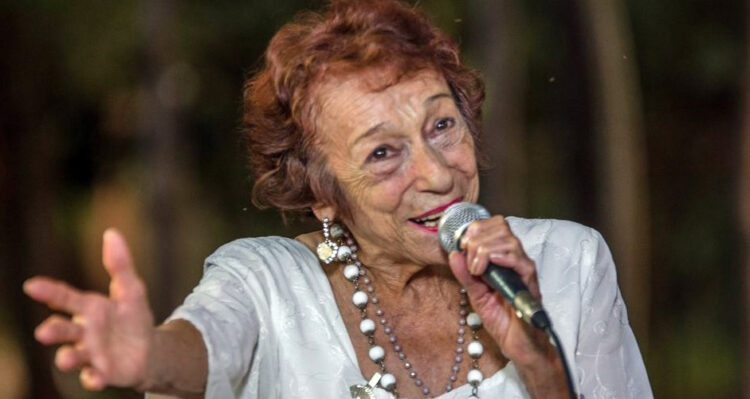 Familiares e amigos acabam de confirmar a morte de Delinha, a “Dama do Rasqueado”