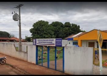 Vídeo mostra funcionárias usando água suja para preparar e lavar alimentos em Creche
