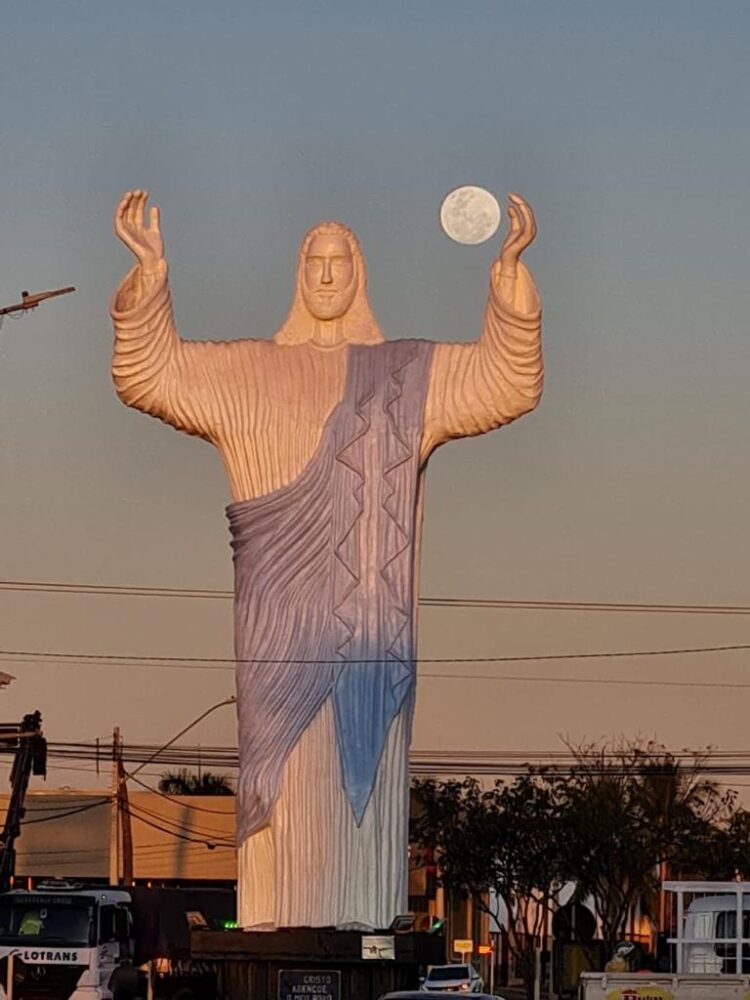 Monumento do Cristo de Três Lagoas é entregue revitalizado no dia do aniversário de 30 anos