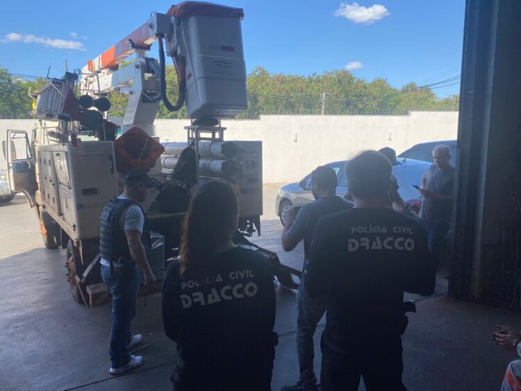 Energisa tem caminhão clonado e polícia intercepta veículo com meia tonelada de cocaína