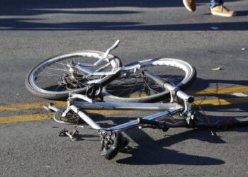 Homem cai de bicicleta, vai para hospital, depois para casa, sofre desmaios e morre