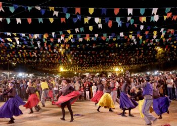 Parada Junina começa hoje e termina sábado no Centro da Capital com trio elétrico e quadrilhas