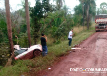 Pai e filha morrem em colisão entre carreta e carro na BR-262