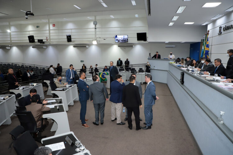 Vereadores aprovam seis projetos na sessão desta quinta-feira