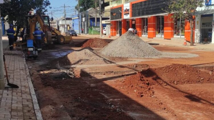 Obras de requalificação se concentram na Rua Sete de Setembro nesta terça