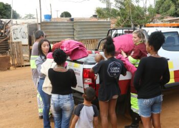 CCR MSVia realiza doação de cobertores para moradores de Campo Grande