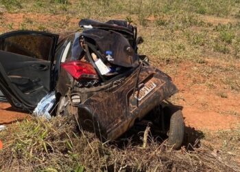 Duas mulheres morrem em colisão entre carro e caminhão na MS-040, um motorista fugiu