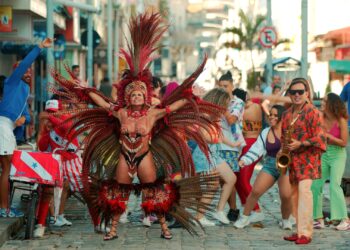 ‘Fênix do Amor’, nova música de Gretchen chega com clipe e mensagem poderosa