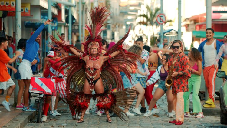 ‘Fênix do Amor’, nova música de Gretchen chega com clipe e mensagem poderosa