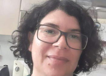 Corpo encontrado em Ford Ká queimado é de professora, principal hipótese é suicídio