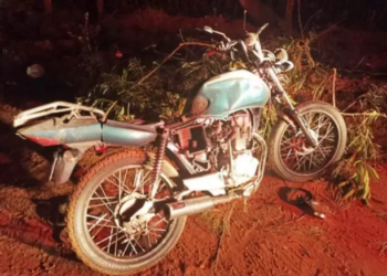 Motociclista morre no hospital, após colidir com galhos de árvore em estrada vicinal