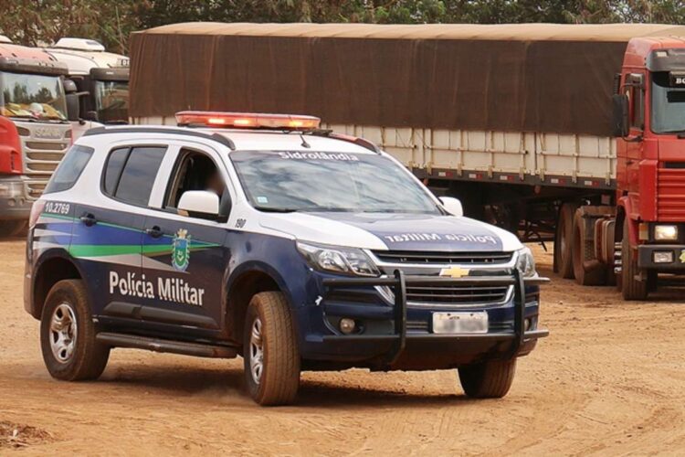 Mesmo baleado no pé, ladrão tenta furtar casa no Los Angeles e acaba preso