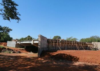 Ponte sobre Córrego Imbirussu deve ficar pronta em 30 dias; acesso ao Polo Empresarial será liberado em Outubro