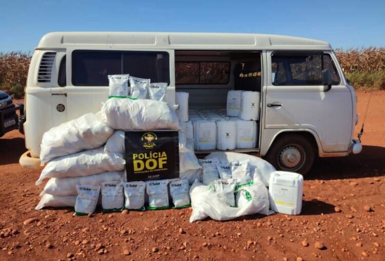 Kombi com R$ 940 mil em defensivos agrícolas vindos do Paraguai é apreendida pelo DOF