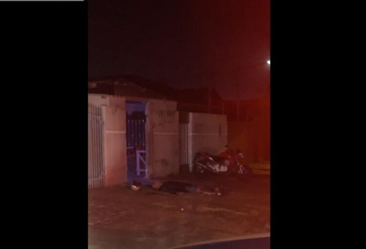 Homem é morto com pelo menos sete facadas em bairro de Dourados