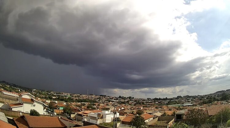 Depois de baixa umidade e ventania, tempestade coloca MS em estado de alerta