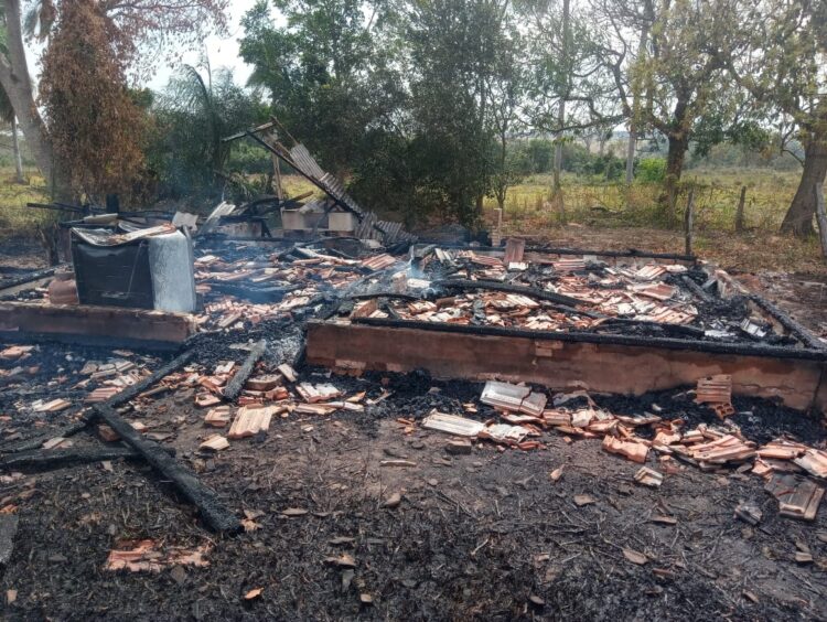 Idoso de 65 anos é queimado vivo, após incêndio consumir sua residência em MS