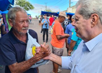 Em Corumbá, André Puccinelli faz caminhadas e lança a campanha eleitoral para população