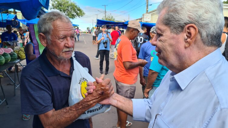 Em Corumbá, André Puccinelli faz caminhadas e lança a campanha eleitoral para população