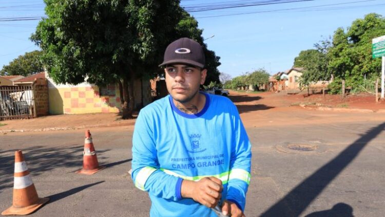 Rotina de trabalho dos “Proincs’” que ajudam na manutenção da cidade começa antes das 7 horas