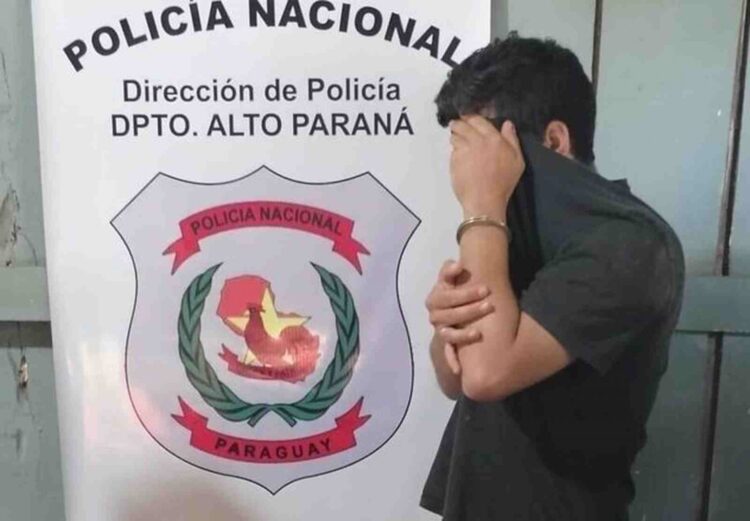 Homem é preso por se masturbar em corredor de escola e tentar abusar de alunas