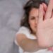 “Ela deu motivo”! A típica desculpa de homens agressores. Confira o artigo de Relly Amaral