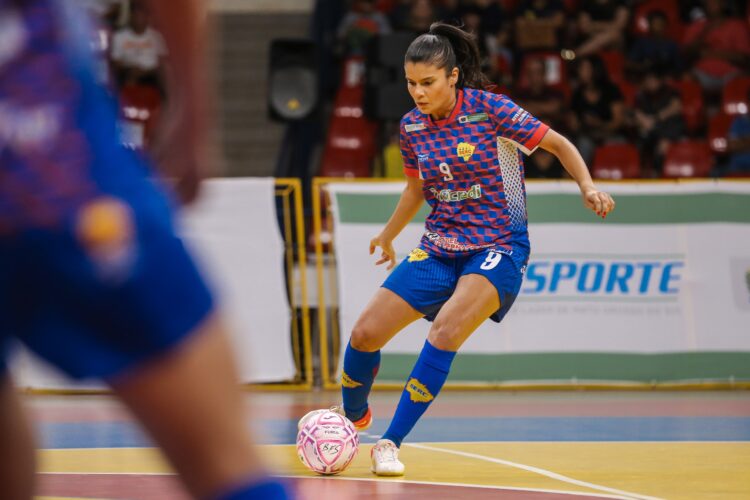 MS sedia torneio internacional de futsal feminino com equipes de 5 países