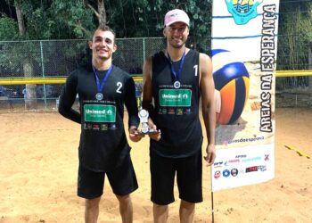 Dupla da Unimed Campo Grande conquista 2º lugar em torneio de vôlei de praia