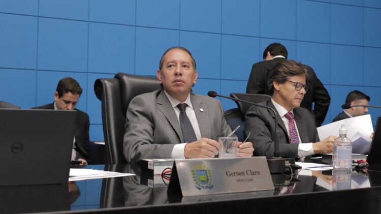 Deputado Gerson Claro quer ampliar publicidade sobre isenção em cartórios